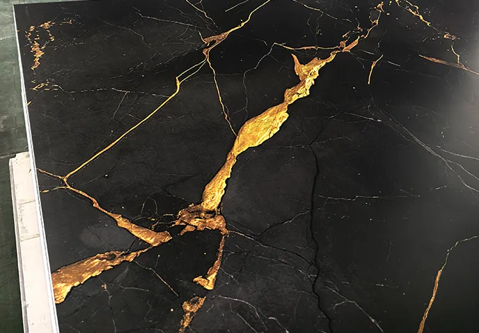 Kaluwihan saka Carbon Crystal Wall Panel.